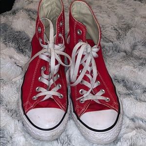 Red Converse !